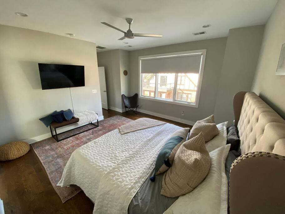 Modern Luxury Rooftop Deck, 3 Mi To Downtown ナッシュビル エクステリア 写真