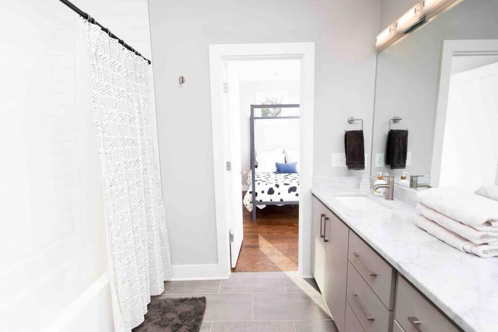 Modern Luxury Rooftop Deck, 3 Mi To Downtown ナッシュビル エクステリア 写真